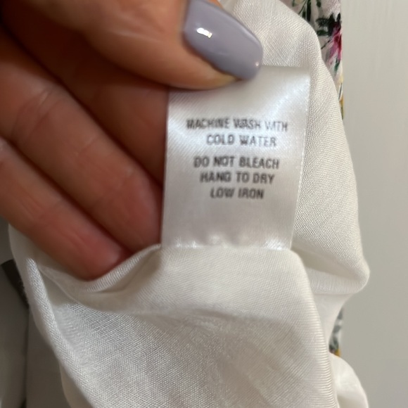 Super cute Olivaceous brand off-shoulder floral dress - Picture 5 of 7